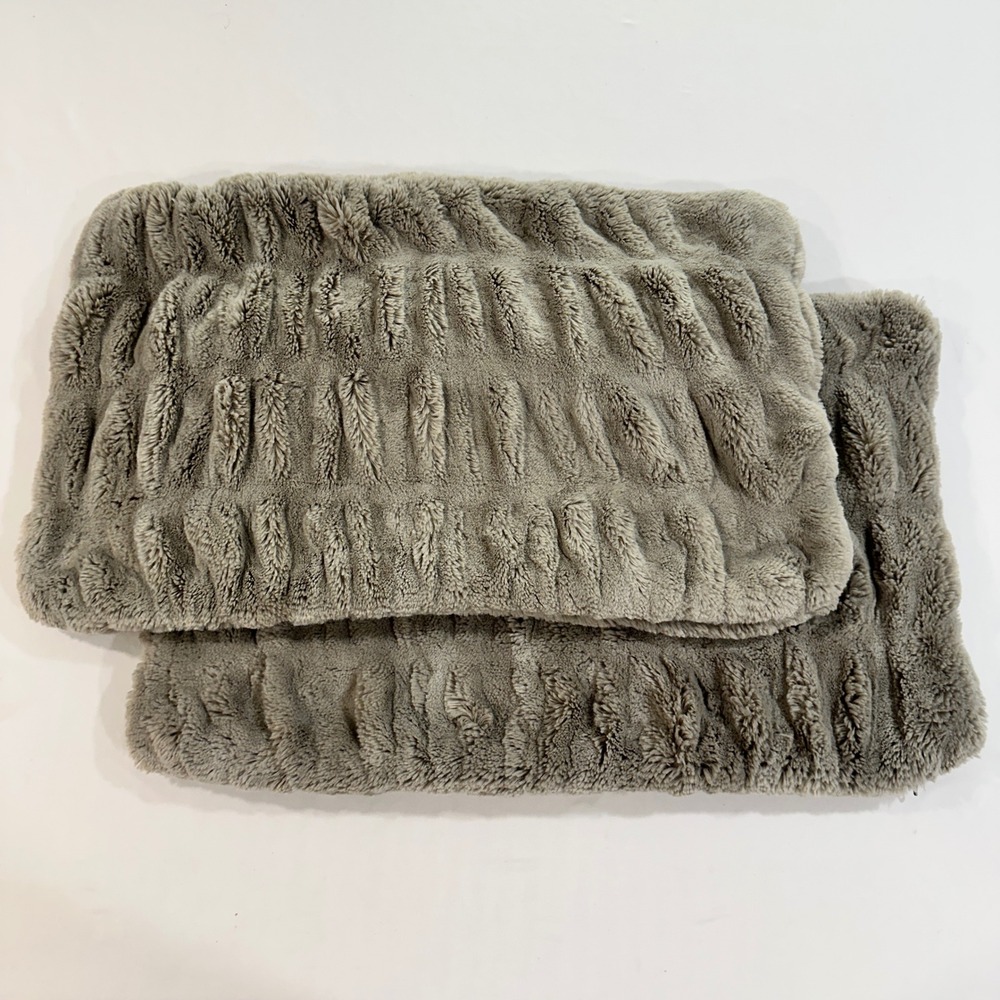 Pottery Barn Ruched Faux Fur Lumbar Pillow Covers Set of 2 Gray 16x26 Soft Plush